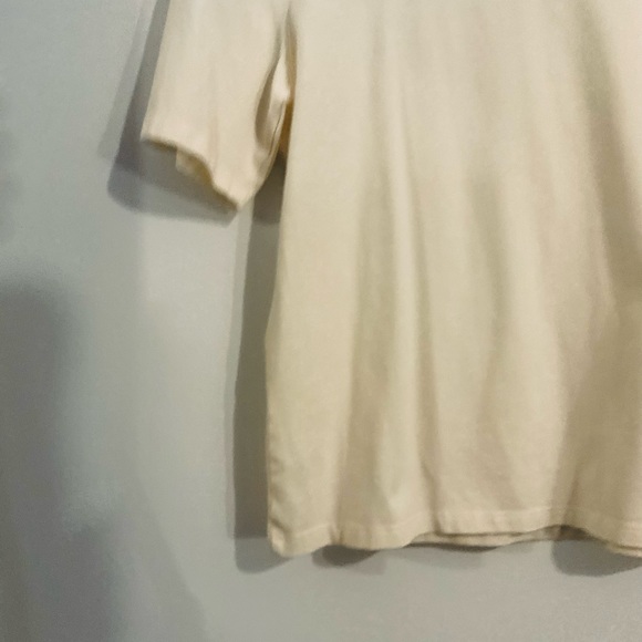 Woman’s Off White Jersey with Neck Trim Details - Picture 6 of 7